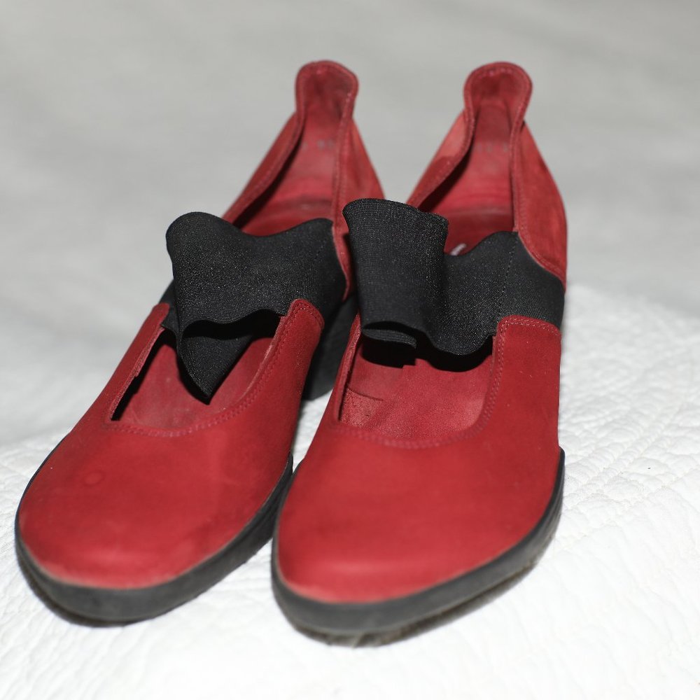 Red Arche Heels